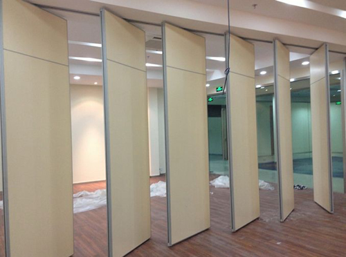 酒店移動隔斷的操作方法