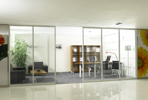 浙江玻璃隔斷-衛(wèi)生間常用的隔斷材料