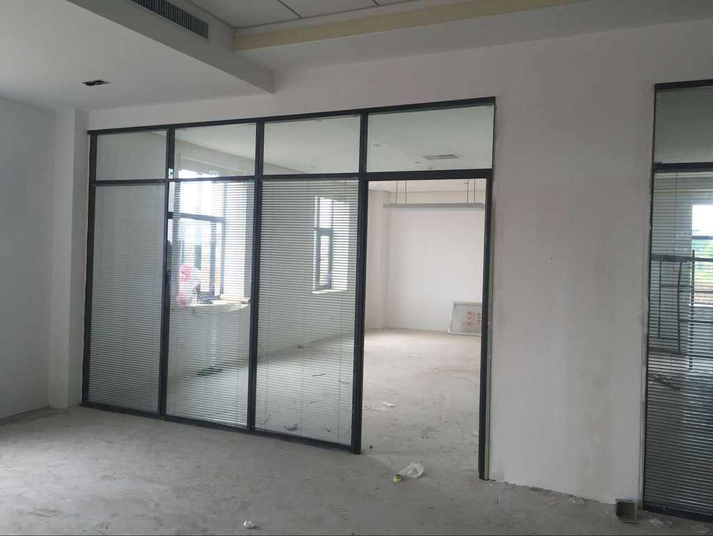 浙江成品隔斷——關(guān)于保養(yǎng)辦公室成品隔斷墻的技巧